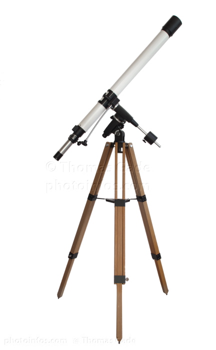 Carton 60mm Refraktor auf parallaktischer Montierung und Holzstativ
2012. Teleskop. Carton 60mm Refraktor. Astronomie. Fernrohr auf parallaktischer Montierung und Holzstativ
Schlüsselwörter: Astronomie;Carton;Fernrohr;Holzstativ;Montierung;Optik;parallaktische;refractor;Refraktor;Stativ;telescope;Teleskop