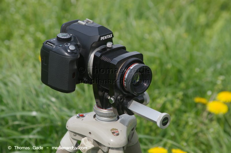 Pentax K-r mit einem Balgengerät und einem Rodenstock Rodagon 105mm Objektiv
22. 4. 2014. Pentax K-r mit einem Novoflex Balgengerät, letzteres als Porst gelabelt, und einem Rodenstock Rodagon 5.6 / 105mm Objektiv. Makrofotografie. Macro. DSLR
Schlüsselwörter: 105mm;2014;Balgengerät;Bellows;Digitale Spiegelreflexkamera;DSLR;Fotoapparat;Fotografie;K-r;Kamera;Macro;Makrofotografie;Novoflex;Objektiv;Pentax;Porst;Rodagon;Rodenstock