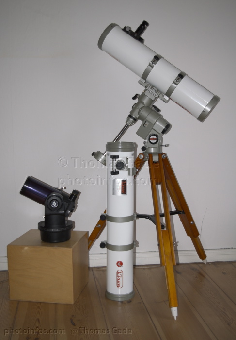 Meade ETX 90mm. 1250 mm MAksutov in einer Gabelmontierung
25.12.2006. Meade ETX 90mm. 1250 mm Maksutov in einer Gabelmontierung. Kleines Teleskop mit guter Leistung. Reflektor. Größenvergleich mit: 
Vixen R135S Newton Teleskop auf Vixen GP-E Montierung  und einem Vixen R114M Newton Tubus.
Schlüsselwörter: 2006;Astronomie;ETX;Fernrohr;Gabelmontierung;GP-E;Maksutov;Meade;Montierung;Newton;Optik;parallaktische;R135M;Reflektor;Stativ;telescope;Teleskop;Teleskope;Vixen