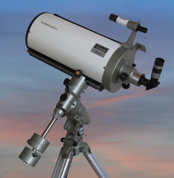 Vixen VC200L Teleskop auf einer Vixen Great Polaris
Vixen VC200L Teleskop auf einer parallaktischen Vixen Great Polaris (GP) Montierung. 20cm Spiegel.
Schlüsselwörter: Astronomie;Fernrohr;Optik;Stativ;telescope;Teleskop;Vixen